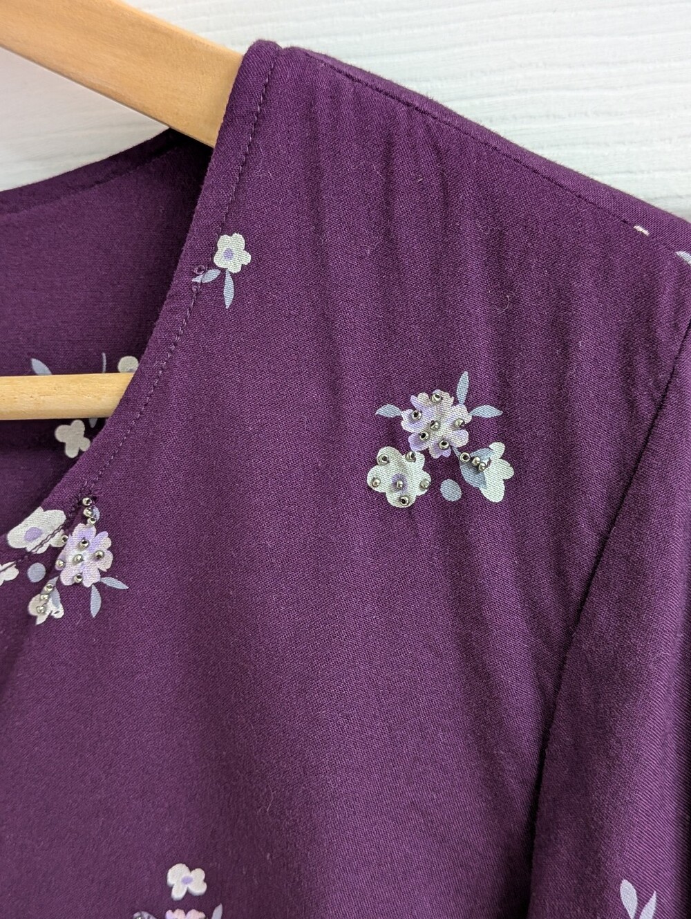 Women's Market And Spruce Blouse‎ Small Like New Purple Floral Print Beading - Picture 3 of 4